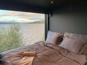 Moderne hytte med fjordutsikt og spabad 25.min. fra Bergen sentrum
